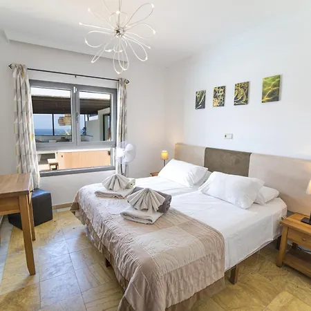 Villa Impressive | 3 Bedrooms | Magatsuhi | Spacious Sun Terrace | Outdoor Pool, Hot Tub And Bbq | Montana Roja