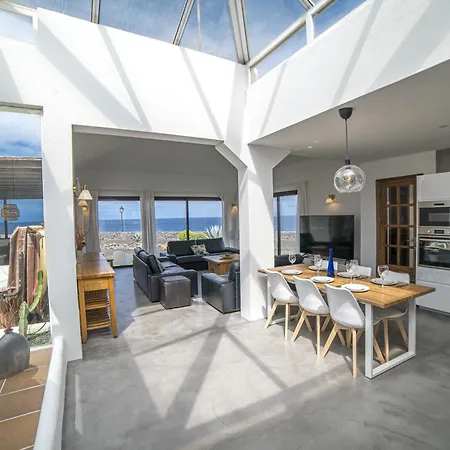 Impressive | 3 Bedrooms | Magatsuhi | Spacious Sun Terrace | Outdoor Pool, Hot Tub And Bbq | Montana Roja Villa