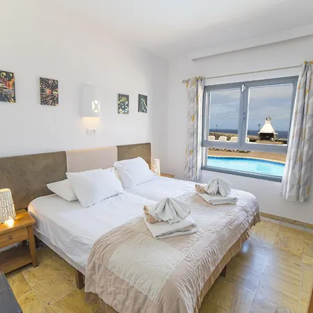 Villa Impressive | 3 Bedrooms | Magatsuhi | Spacious Sun Terrace | Outdoor Pool, Hot Tub And Bbq | Montana Roja