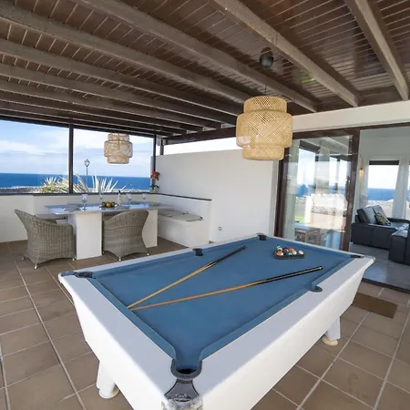 Villa Impressive | 3 Bedrooms | Magatsuhi | Spacious Sun Terrace | Outdoor Pool, Hot Tub And Bbq | Montana Roja