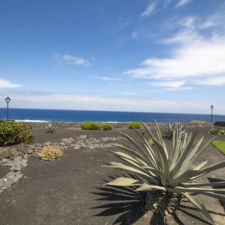 Impressive | 3 Bedrooms | Magatsuhi | Spacious Sun Terrace | Outdoor Pool, Hot Tub And Bbq | Montana Roja * Playa Blanca (Lanzarote)